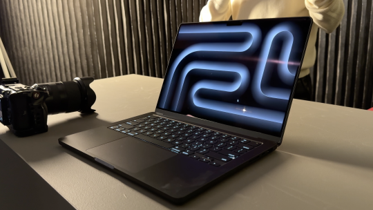 Das neue MacBook Pro in Space-Schwarz